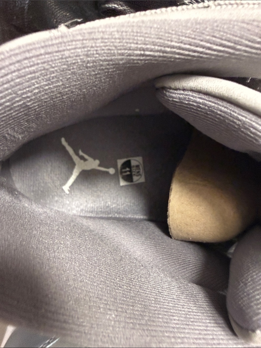 Jordan 11 - Picture 6 of 7